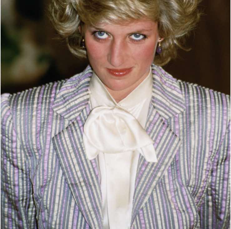 Lady Diana camicia fiocco